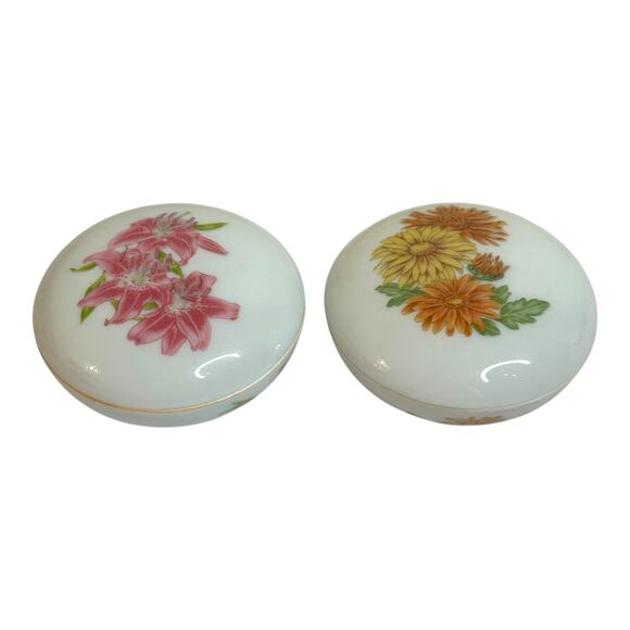 Vintage Porcelain Round Trinket Dishes with Lids Yellow Mums Pink Lillies (2) - Picture 2 of 8